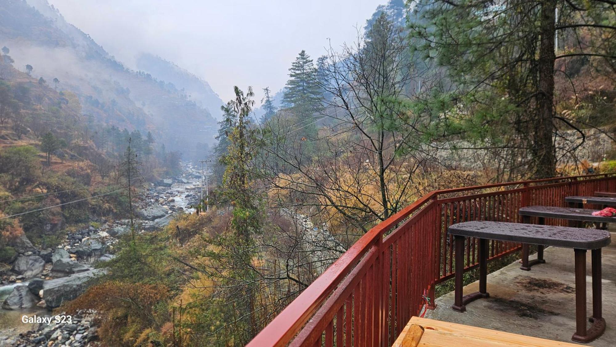 The Fiza Retreat Tirthan Banjār Exteriér fotografie