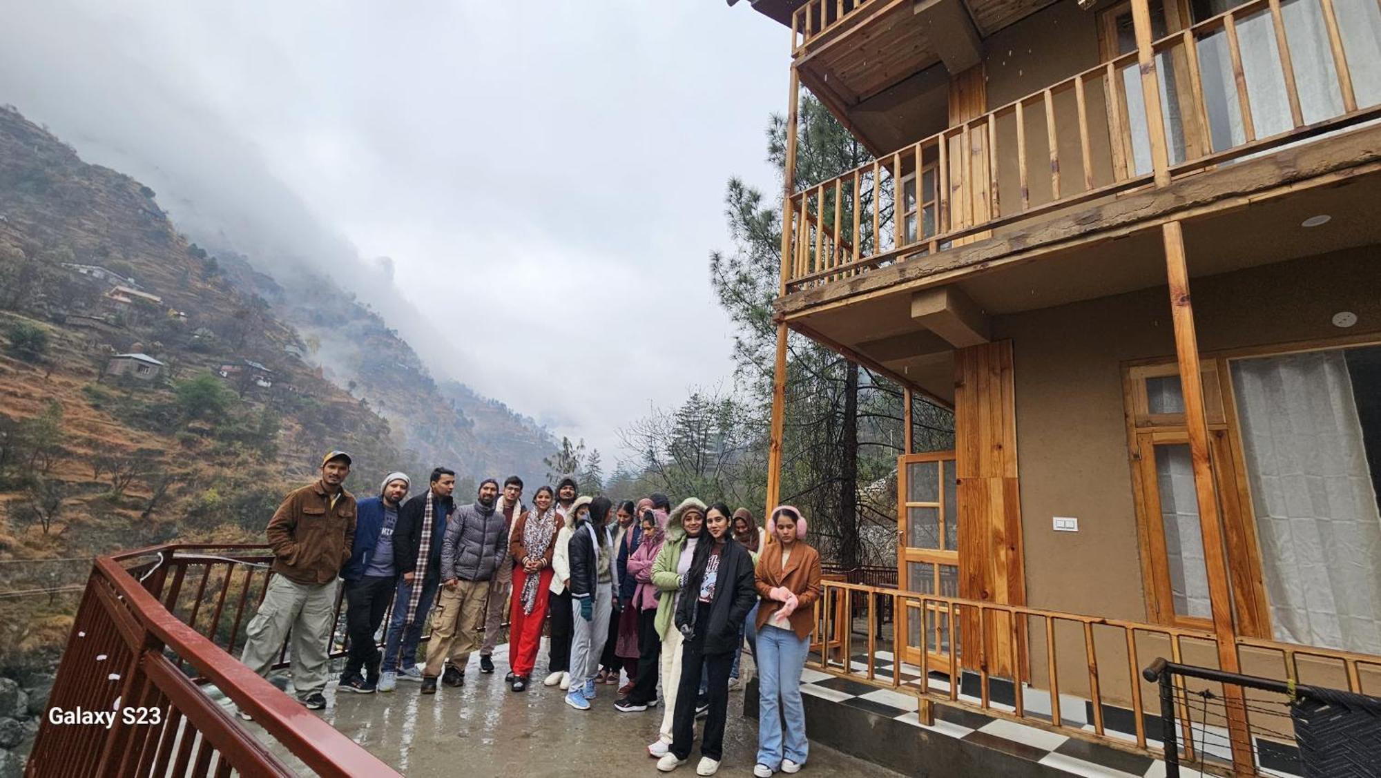 The Fiza Retreat Tirthan Banjār Exteriér fotografie