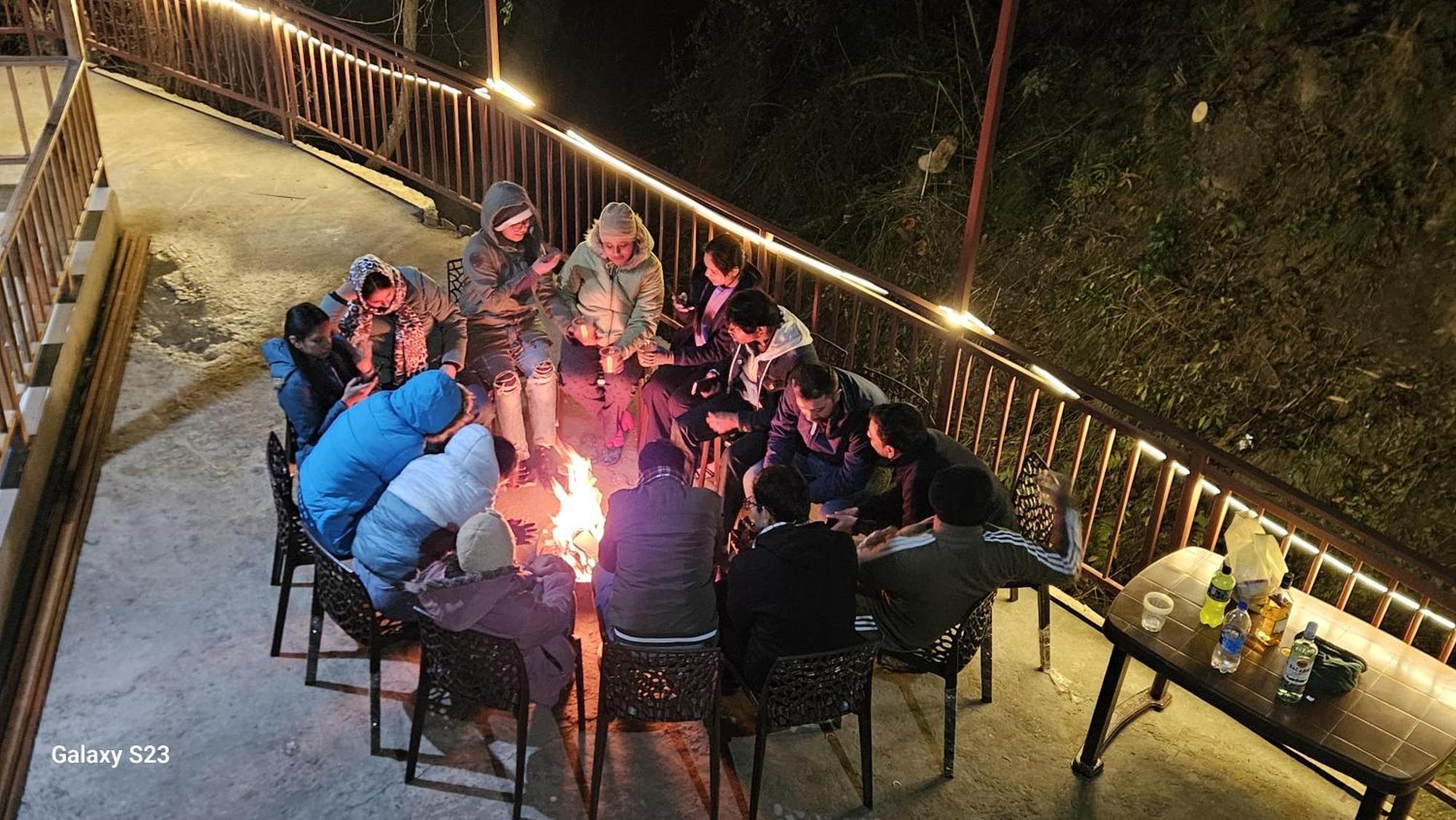 The Fiza Retreat Tirthan Banjār Exteriér fotografie
