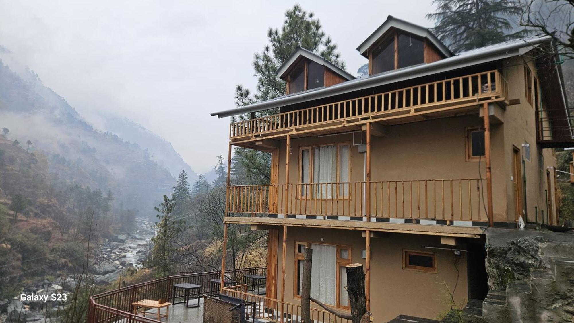 The Fiza Retreat Tirthan Banjār Exteriér fotografie