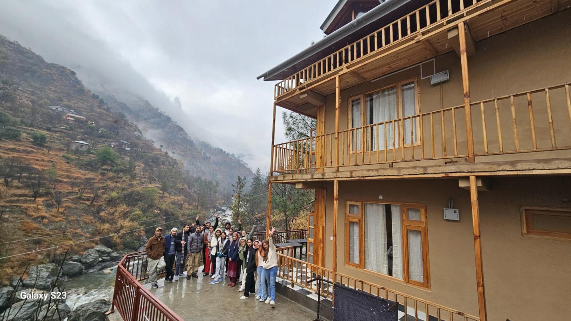 The Fiza Retreat Tirthan Banjār Exteriér fotografie