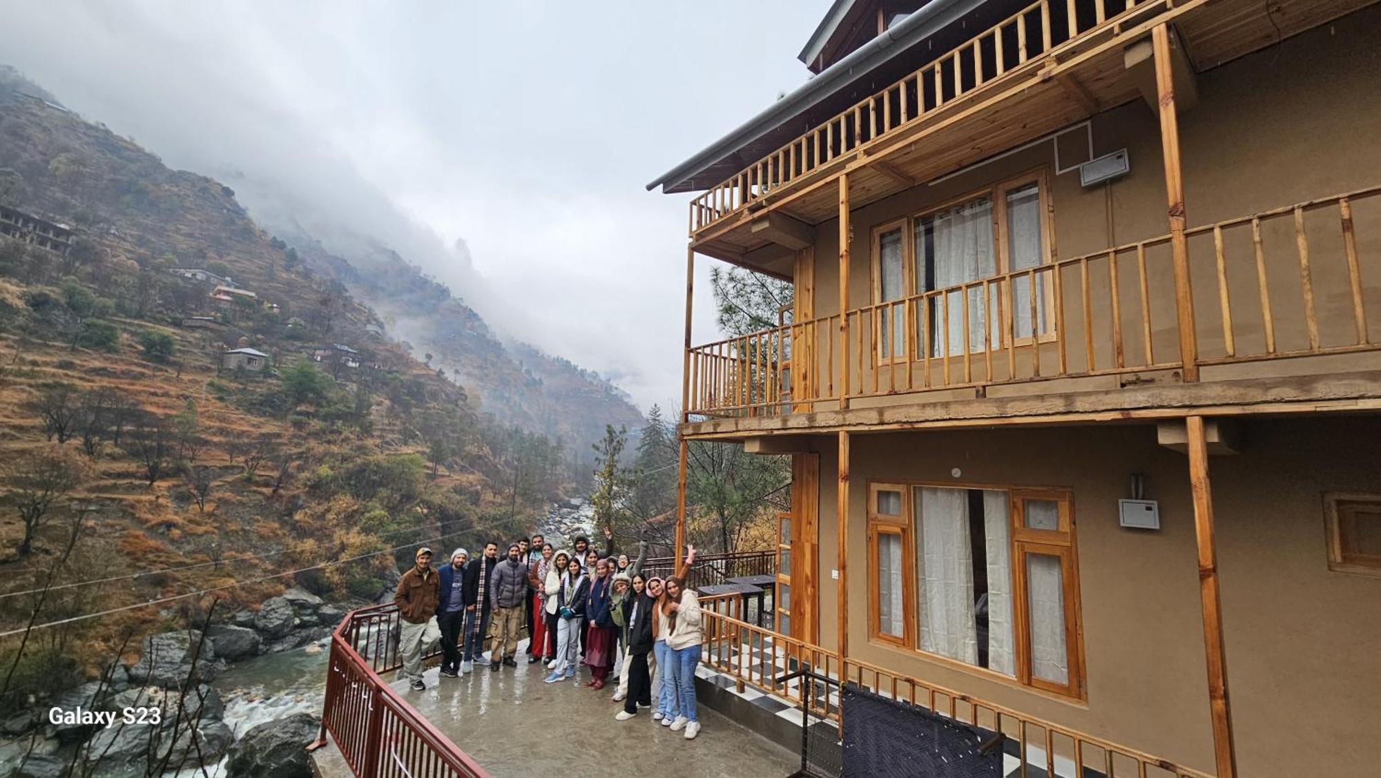 The Fiza Retreat Tirthan Banjār Exteriér fotografie