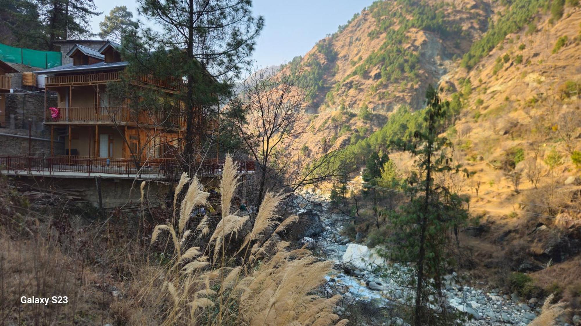 The Fiza Retreat Tirthan Banjār Exteriér fotografie