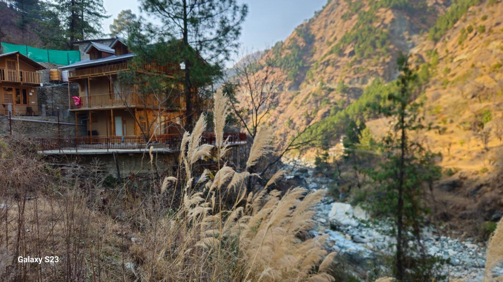 The Fiza Retreat Tirthan Banjār Exteriér fotografie